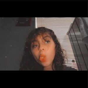 Meet your Posher, Evelyn